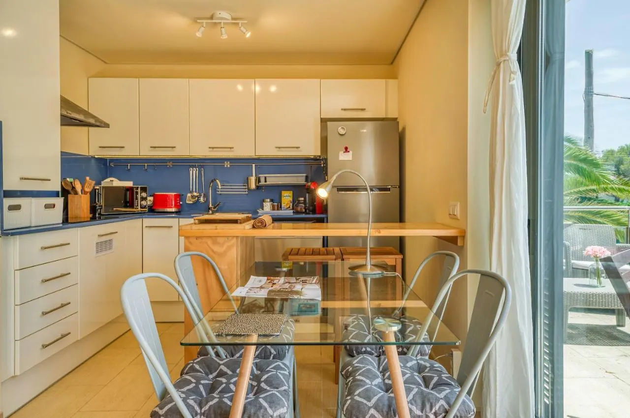 Hébergement de vacances Villa Atico Playa Santandria Con Piscina Y Wifi à Ciutadella